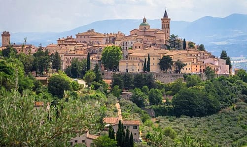 Alla scoperta dell’Umbria: borghi, città d’arte e paesaggi naturali 7 trevi